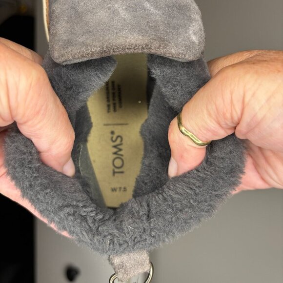 TOM'S Fleece Lined Paxton Sneaker Womens 7.5 Gray Soft Cushion - Picture 2 of 7